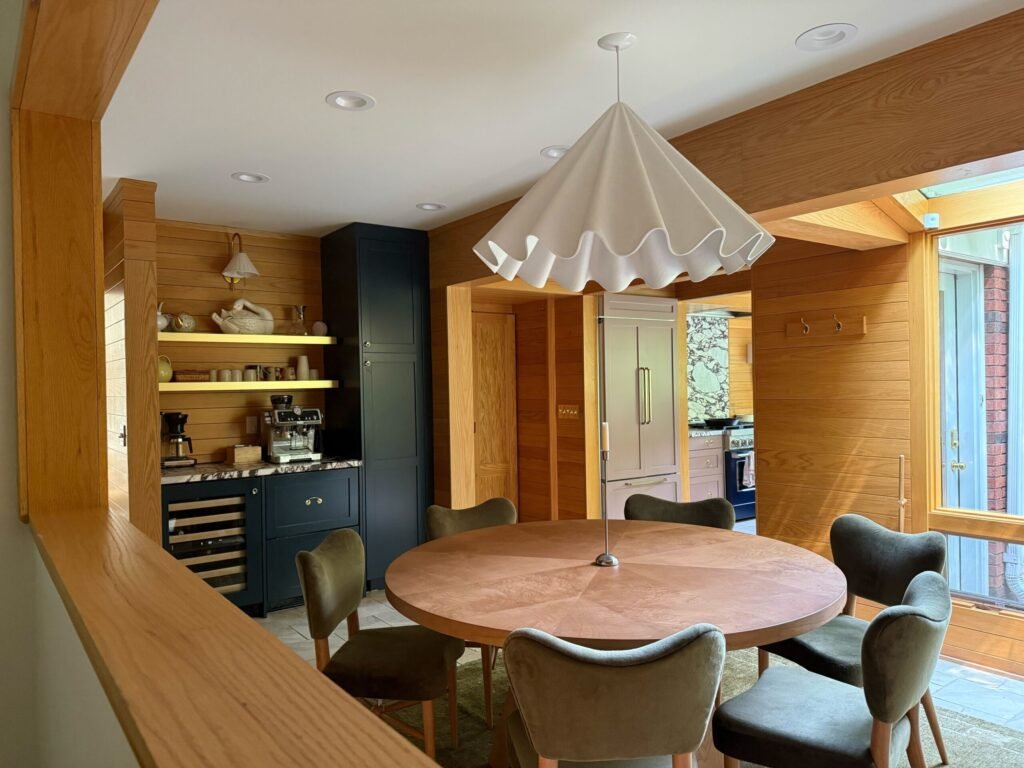 Why a Spherical Eating Desk and Pops of Inexperienced Have been Precisely What Our Kitchen Wanted | Wit & Delight Why a Spherical Eating Desk and Pops of Inexperienced Have been Precisely What Our Kitchen Wanted | Wit & Delight