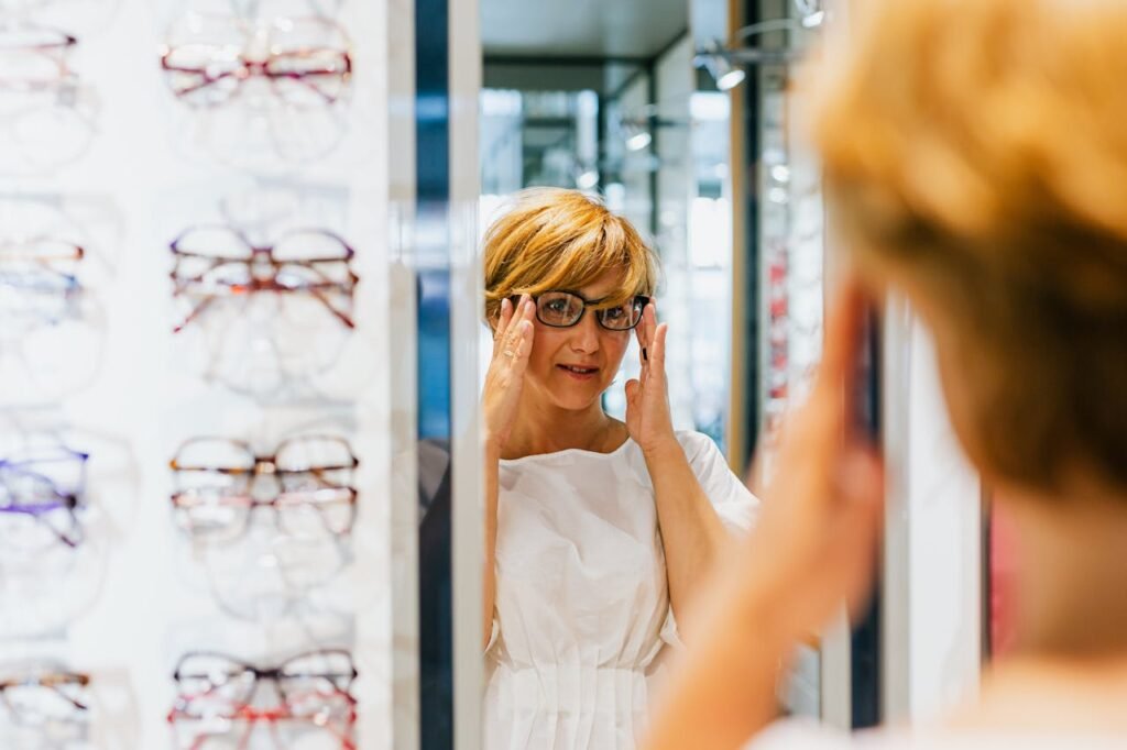 Learn how to Select the Proper Prescription Eyeglasses
