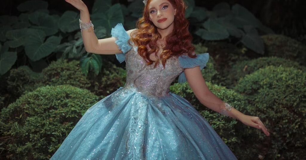 7 Gorgeous Blue Promenade Clothes to Crown Your Night time