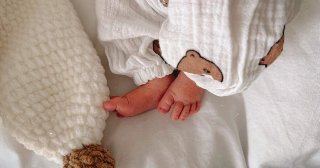 7 Considerate Present Concepts for Welcoming a New child