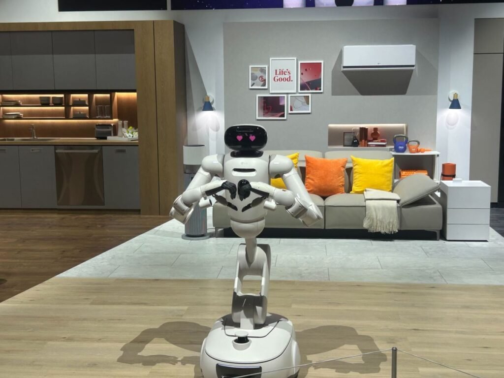 I watched LG’s new residence robotic CLOid do laundry however I’ve questions