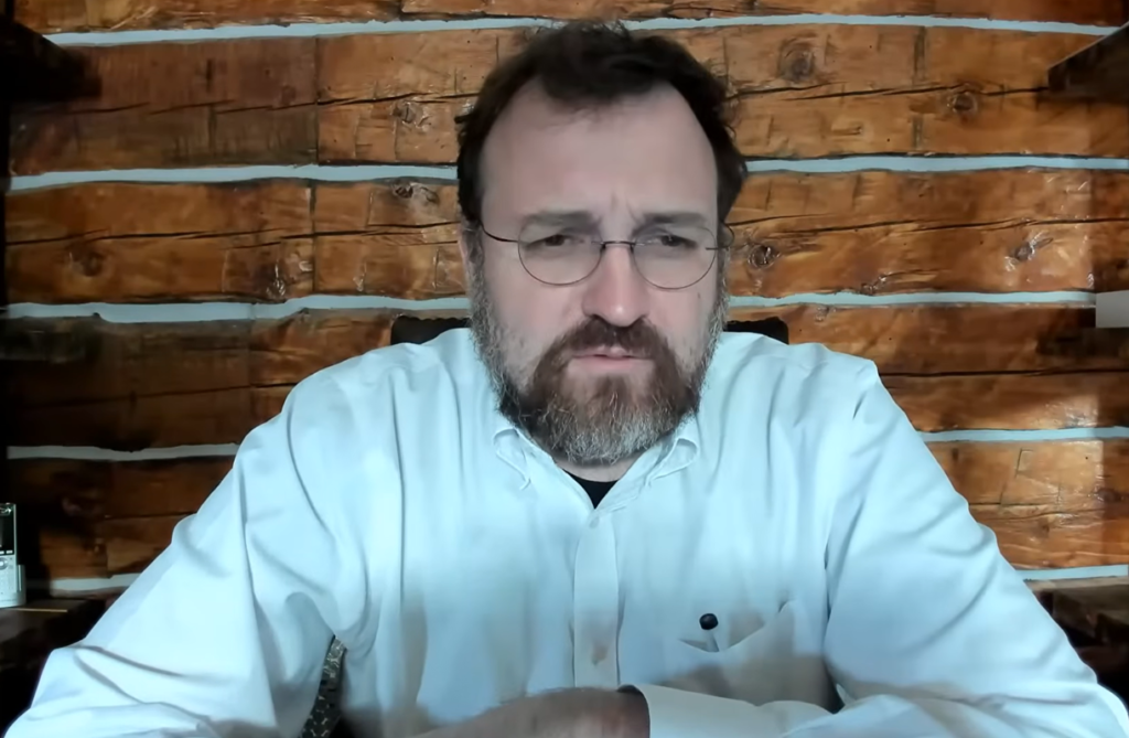 Hoskinson Blasts Ripple CEO Garlinghouse In Contemporary Public Rant