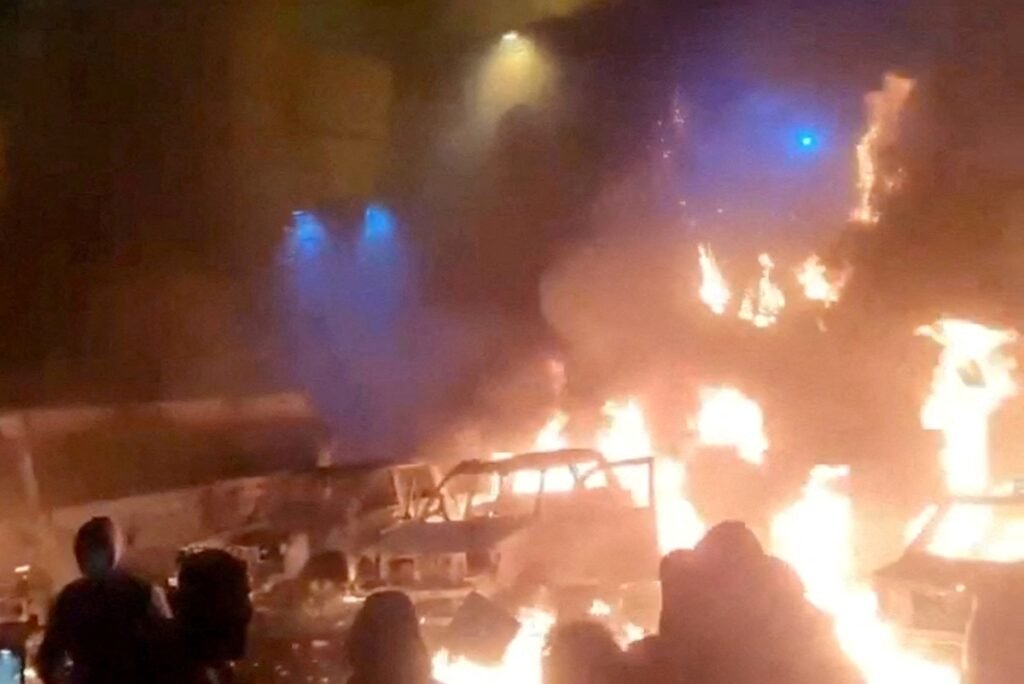 Iran warns US in opposition to intervention