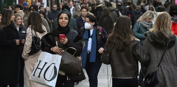UK retailers’ labour price fears bounce after reforms, survey reveals UK retailers’ labour price fears bounce after reforms, survey reveals