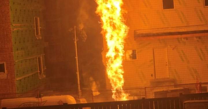 Edmonton propane hearth shoots flames ’40 to 50 ft,’ forces house evacuations – Edmonton Edmonton propane hearth shoots flames ’40 to 50 ft,’ forces house evacuations – Edmonton