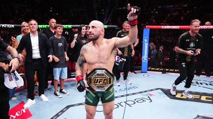 Volkanovski beats Lopes in rematch to defend UFC featherweight title Volkanovski beats Lopes in rematch to defend UFC featherweight title