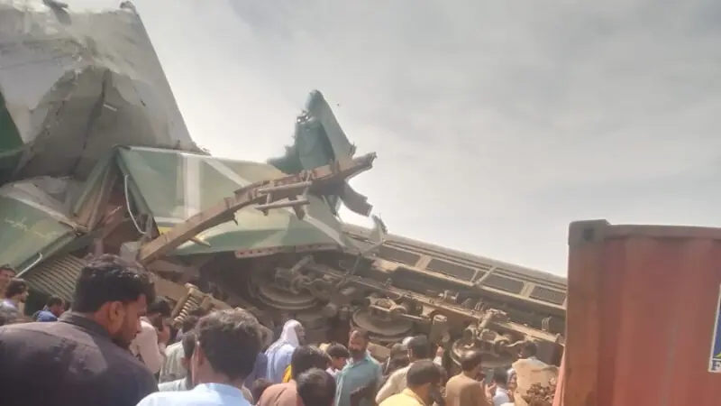 Lahore-bound Shalimar Categorical derails after colliding with items prepare in Naushahro Feroze; no casualties reported – Pakistan