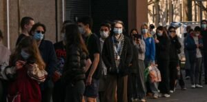 UK races to comprise meningitis outbreak in Kent after two deaths