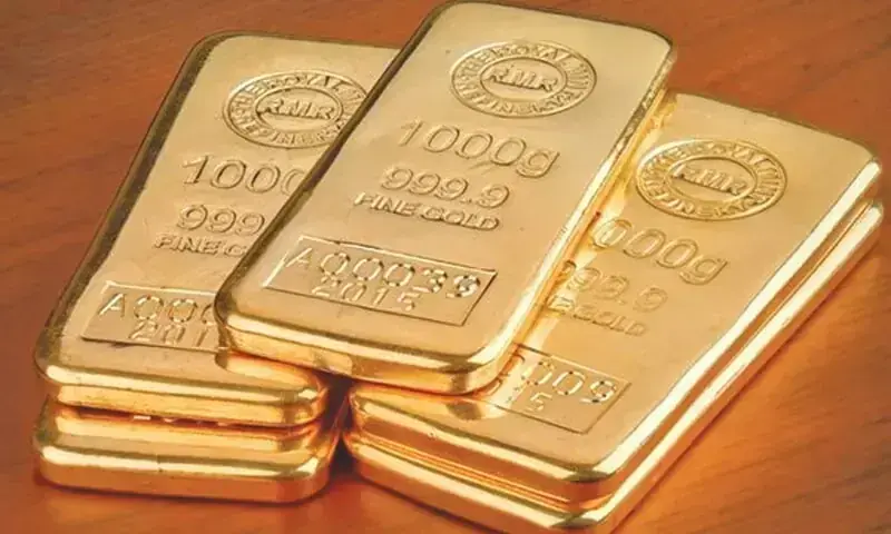 Gold falls by greater than Rs43,000 to Rs447,762 per tola in Pakistan – Enterprise