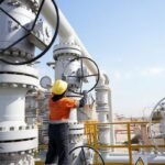 Oil costs fall as Trump pauses assaults on Iranian power crops