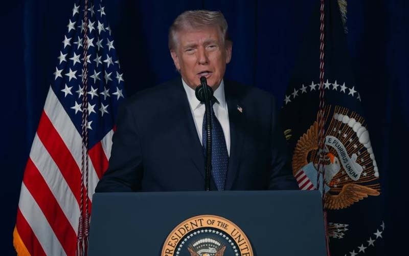 روس ایران کی مدد کر رہا ہے: ٹرمپ کا دعویٰ، آبنائے ہرمز میں امریکی فوج بھیجنے کا اعلان روس ایران کی مدد کر رہا ہے: ٹرمپ کا دعویٰ، آبنائے ہرمز میں امریکی فوج بھیجنے کا اعلان