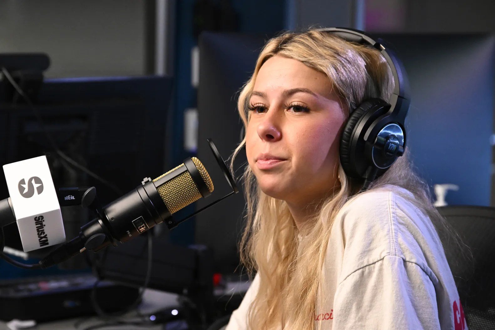 Hawk Tuah Influencer Says Memecoin Collapse Left Her Traumatized, However Critics Push Again