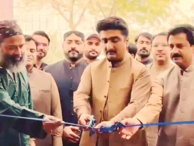 Islamic artwork exhibition celebrating non secular heritage opens in Karachi Islamic artwork exhibition celebrating non secular heritage opens in Karachi