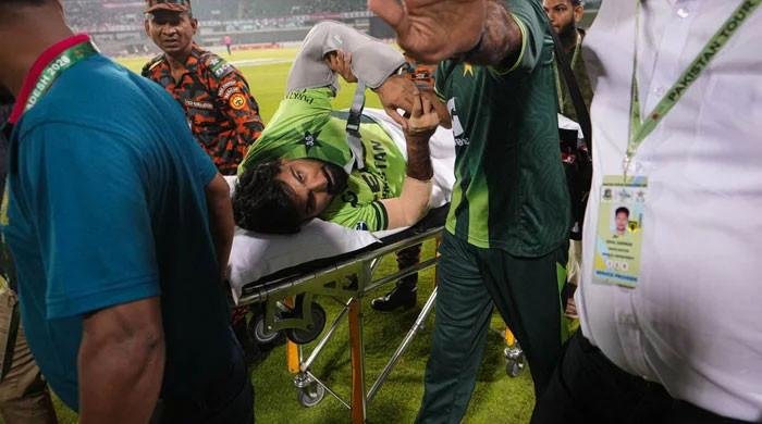 Hussain Talat suffers shoulder harm in second Pakistan-Bangladesh ODI