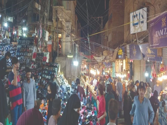 Ramazan pleasure lights up Hyderabad’s historic Resham Gali Ramazan pleasure lights up Hyderabad’s historic Resham Gali