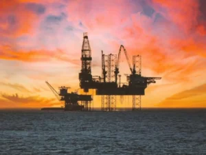 Oil eases on hopes for Strait of Hormuz passage