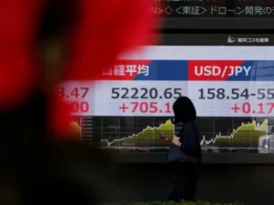 Shares rise, oil retreats on Mideast ceasefire experiences
