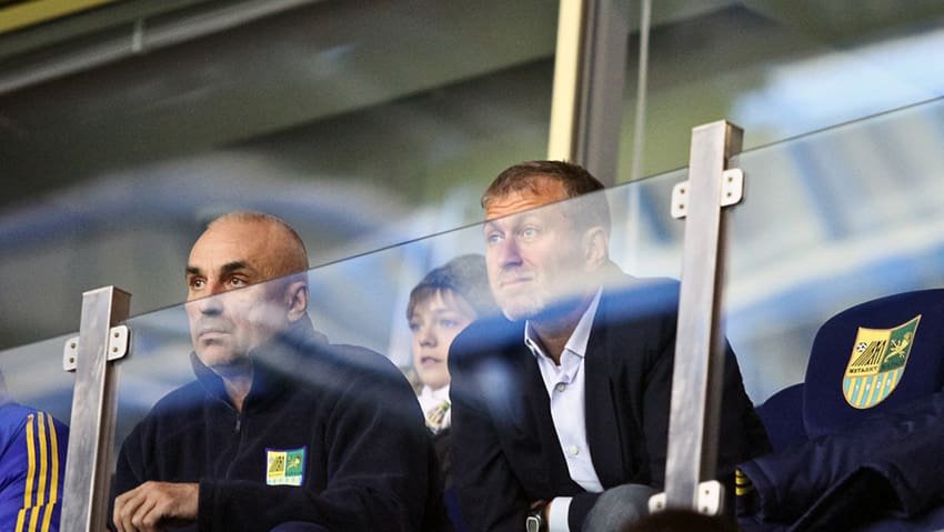 Authorities urged to unlock £2.5bn Chelsea sale funds amid Abramovich dispute