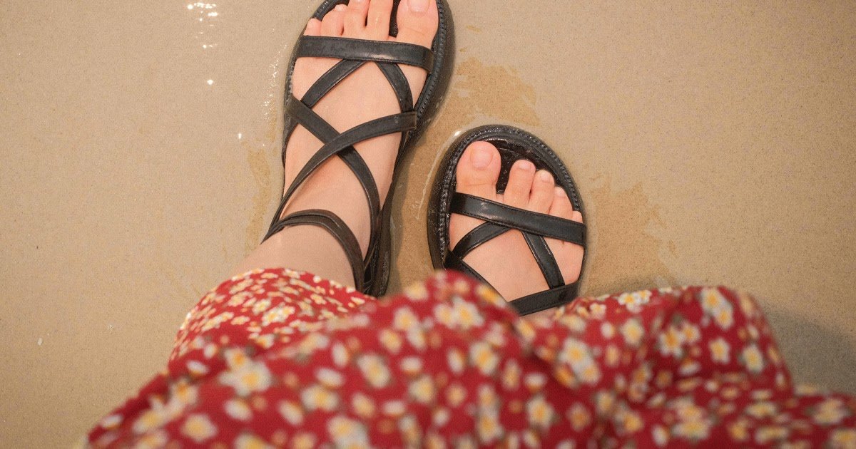 Methods to Select Summer time Sneakers That Are Trendy and Sweat-Resistant