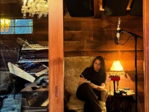 Arooj Aftab turns 80’s basic music into trendy urdu observe